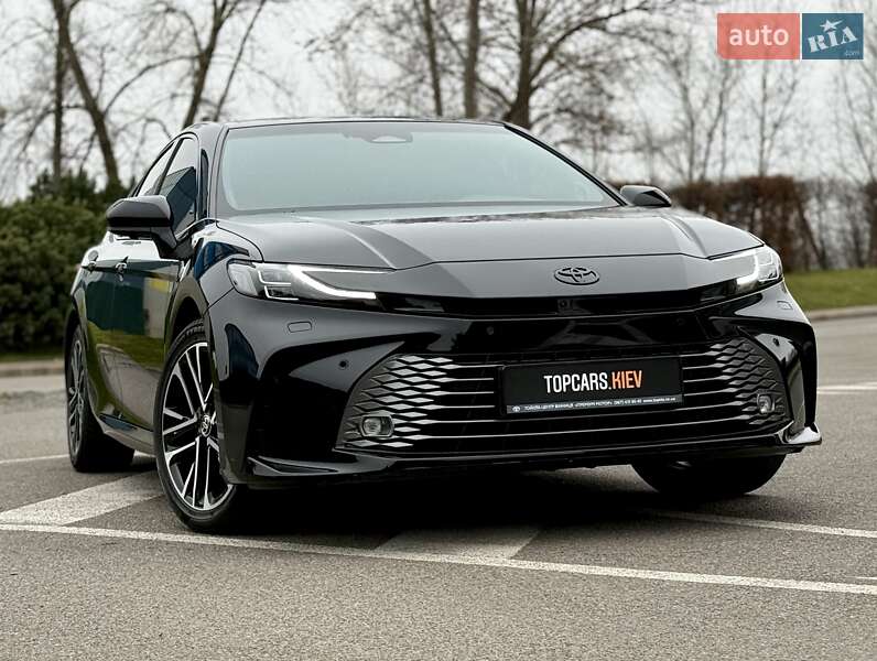 Седан Toyota Camry 2024 в Києві