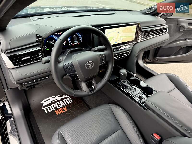 Седан Toyota Camry 2024 в Києві
