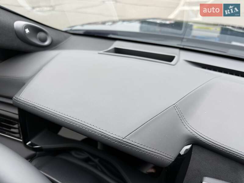 Седан Toyota Camry 2024 в Києві