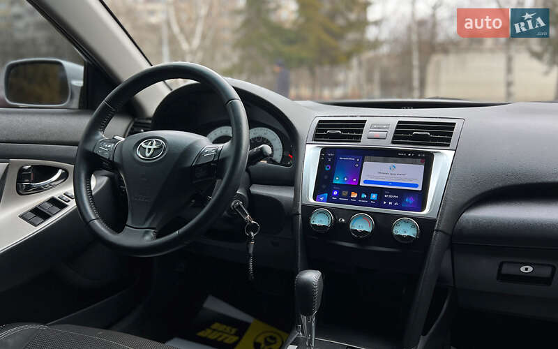 Седан Toyota Camry 2006 в Львові