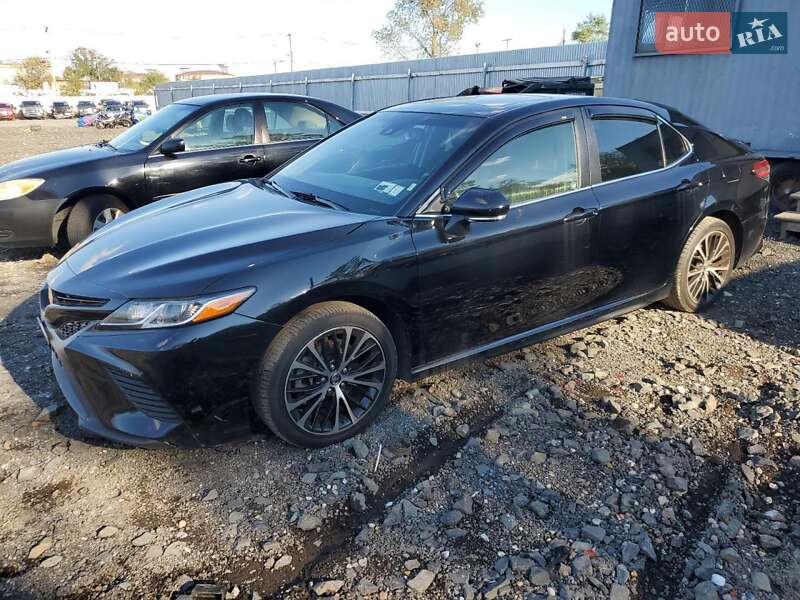 Toyota Camry 2018