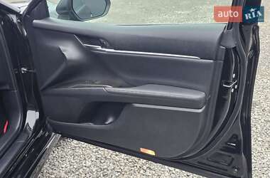 Седан Toyota Camry 2022 в Тернополі