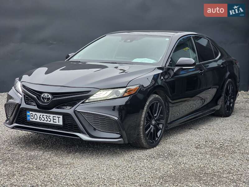 Седан Toyota Camry 2022 в Тернополі