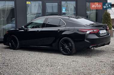 Седан Toyota Camry 2022 в Тернополі
