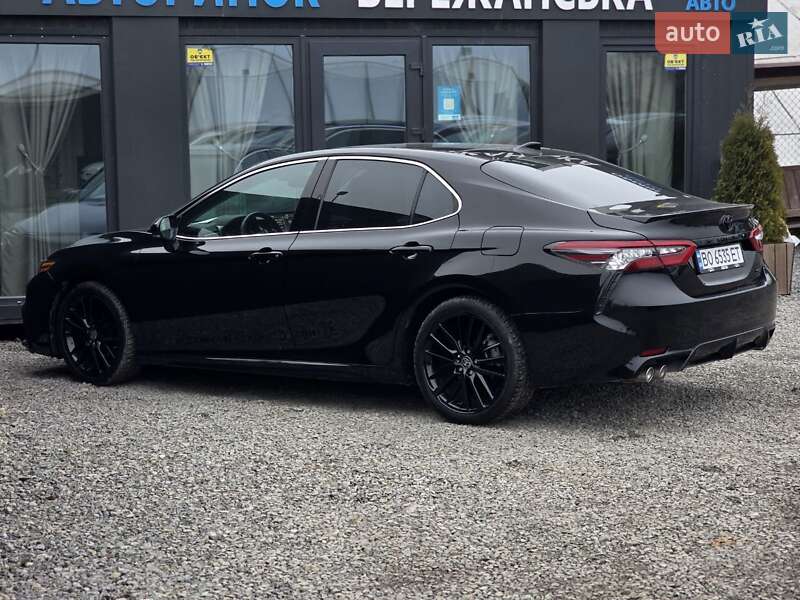 Седан Toyota Camry 2022 в Тернополі
