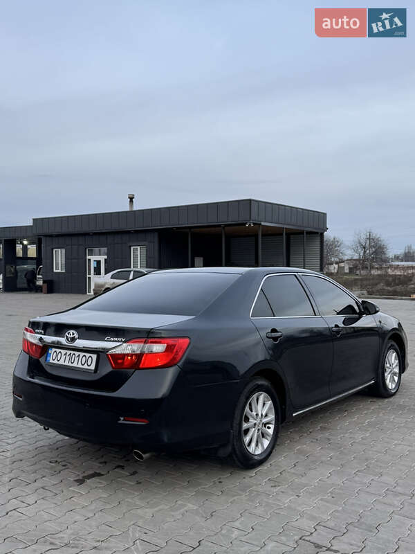 Седан Toyota Camry 2012 в Врадіївці