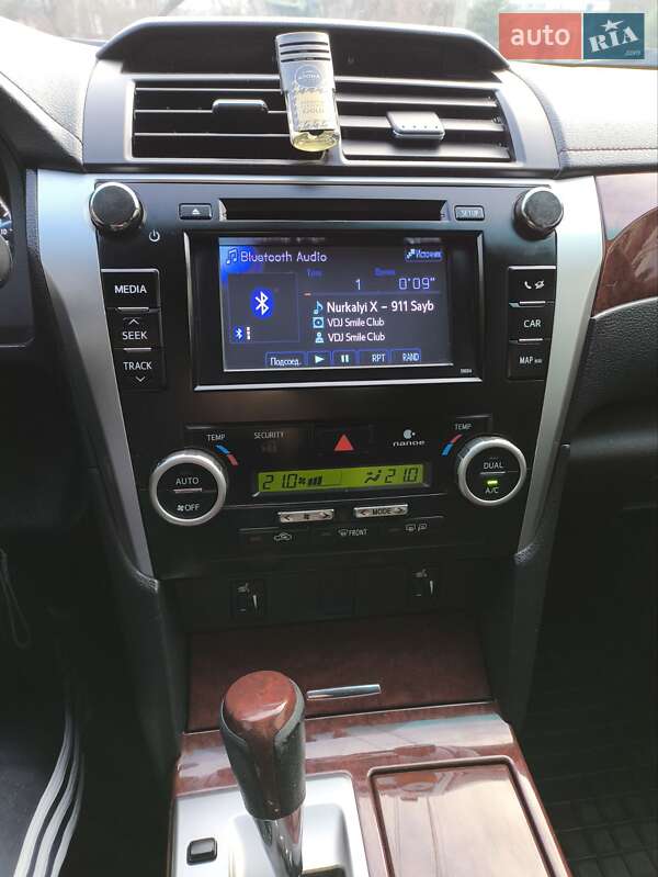 Седан Toyota Camry 2014 в Харкові