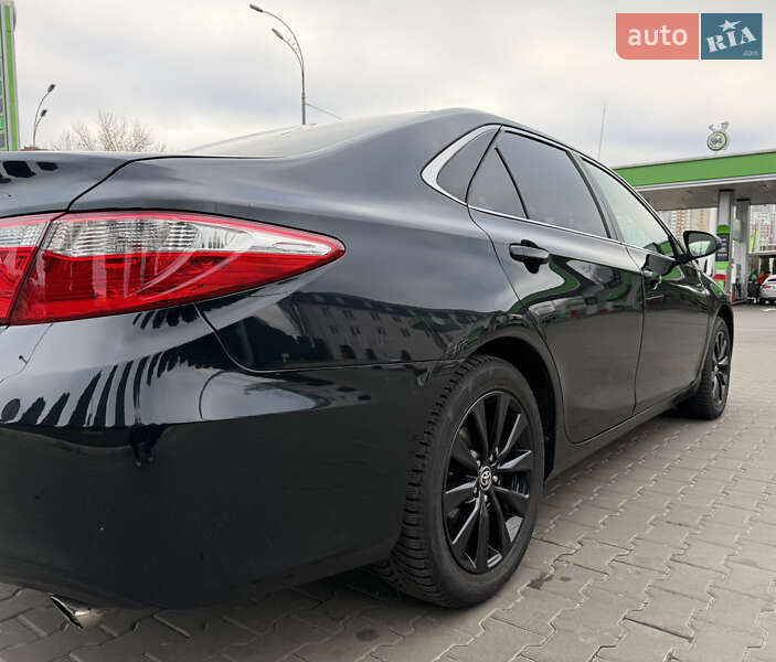 Седан Toyota Camry 2016 в Києві