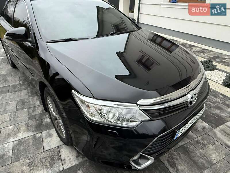 Седан Toyota Camry 2017 в Ивано-Франковске