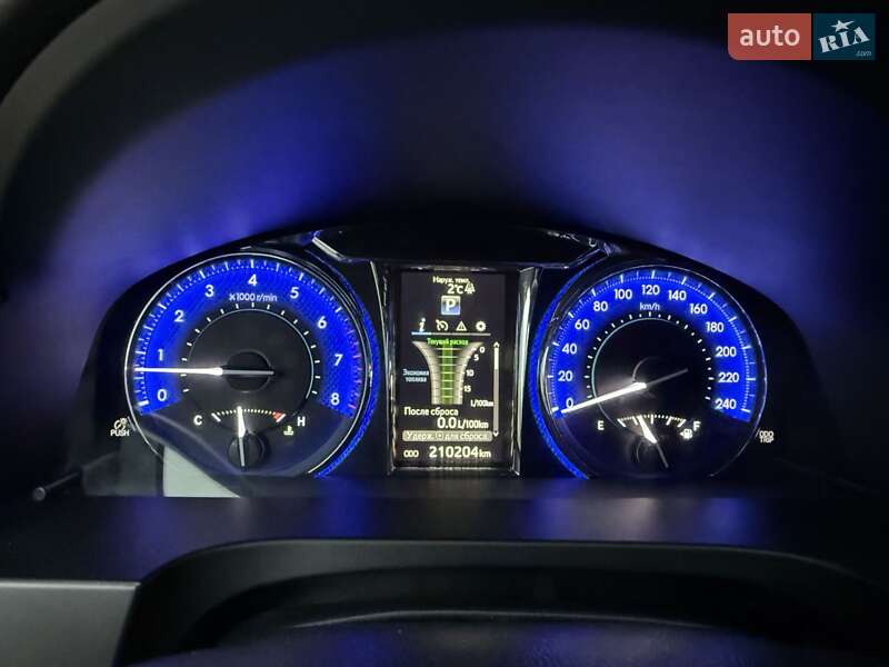 Седан Toyota Camry 2017 в Ивано-Франковске