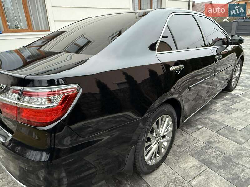 Седан Toyota Camry 2017 в Ивано-Франковске