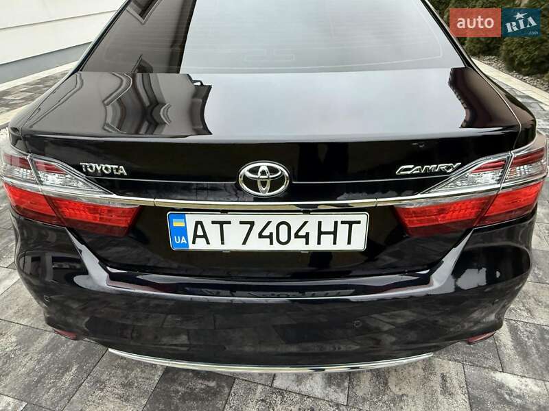 Седан Toyota Camry 2017 в Ивано-Франковске