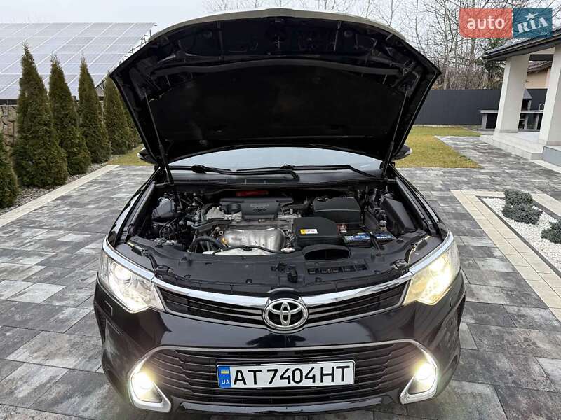 Седан Toyota Camry 2017 в Ивано-Франковске