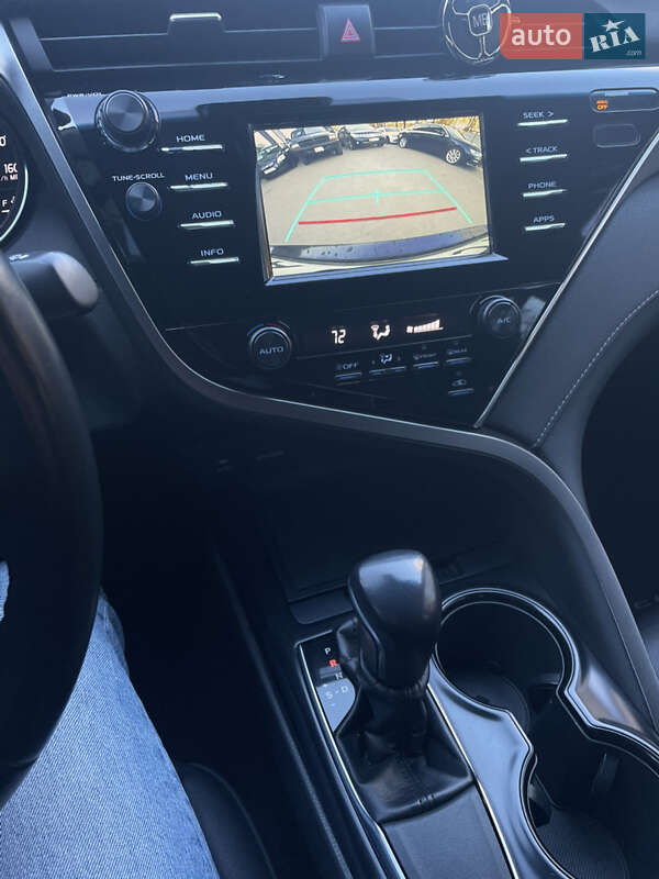 Седан Toyota Camry 2017 в Києві