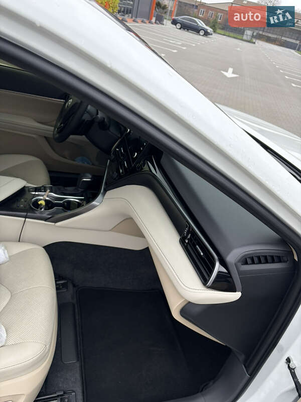 Седан Toyota Camry 2023 в Виннице фото 11 Седан Toyota Camry 2023 в Виннице