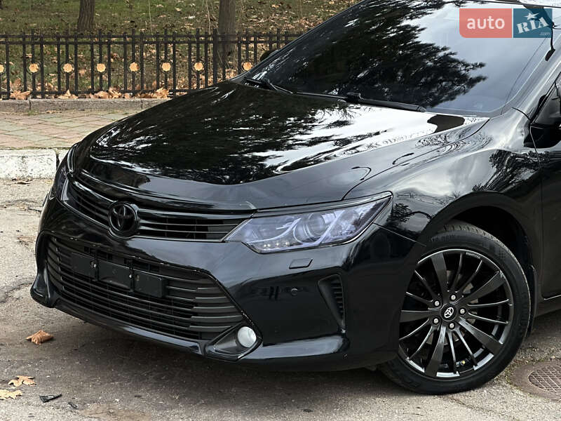 Седан Toyota Camry 2014 в Миколаєві