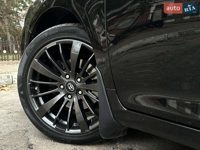 Седан Toyota Camry 2014 в Миколаєві