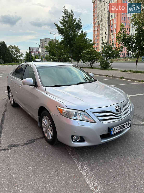 Седан Toyota Camry 2011 в Харкові