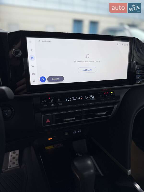 Седан Toyota Camry 2024 в Києві