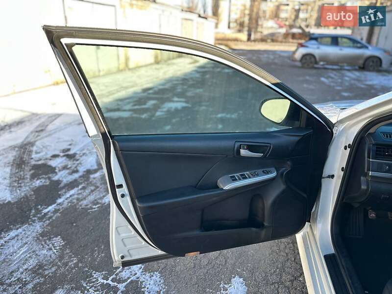 Седан Toyota Camry 2014 в Кам'янському