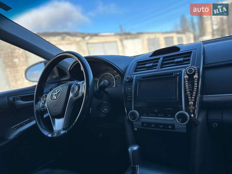 Седан Toyota Camry 2014 в Кам'янському