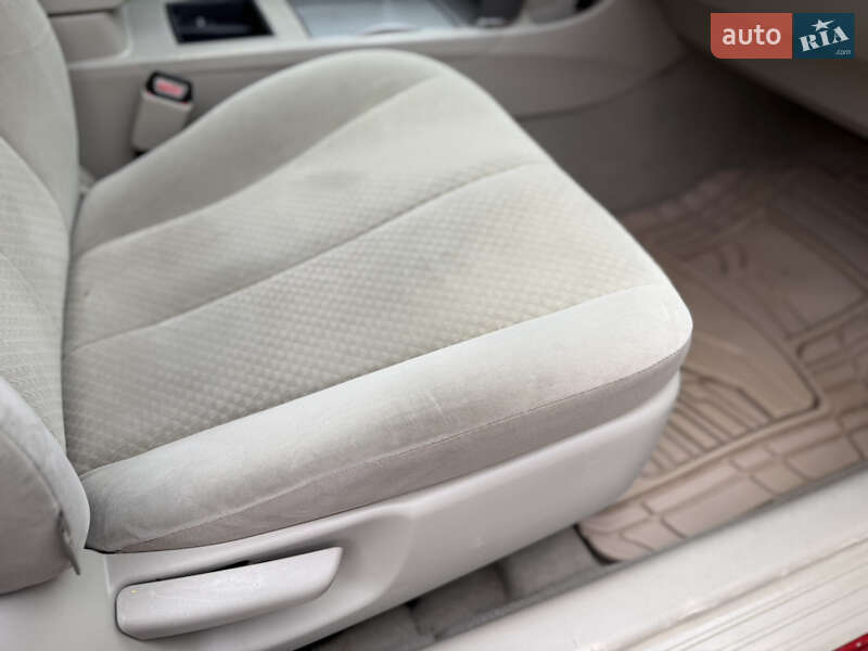 Седан Toyota Camry 2008 в Рівному