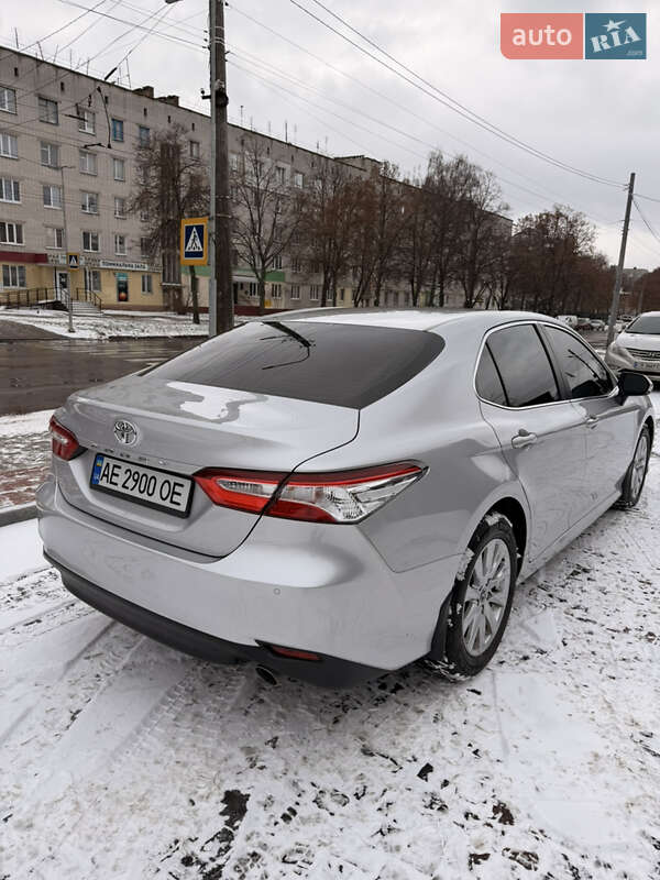 Седан Toyota Camry 2019 в Чернігові