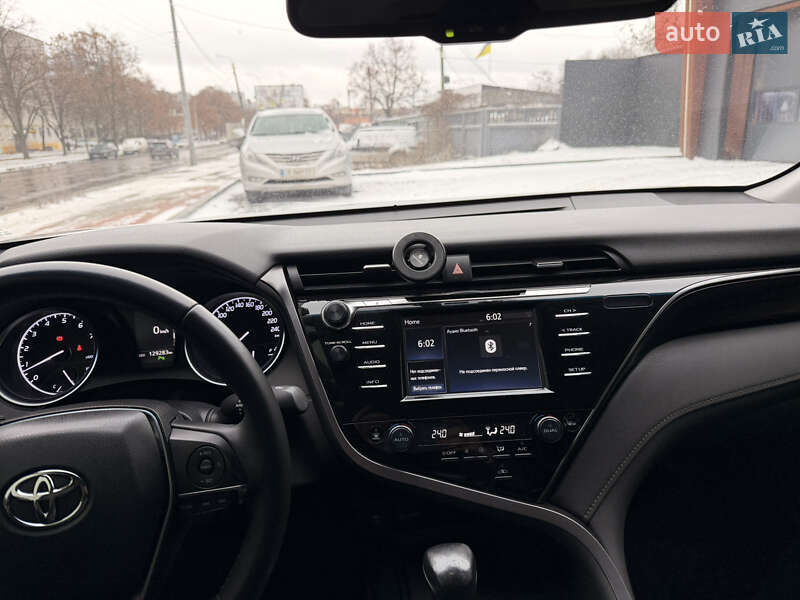 Седан Toyota Camry 2019 в Чернігові