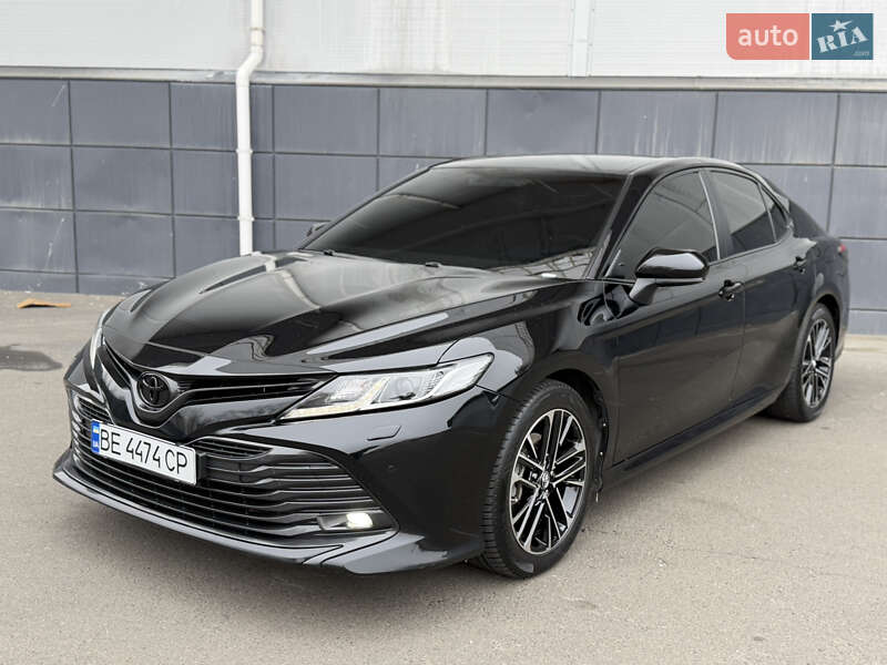 Седан Toyota Camry 2018 в Одессе