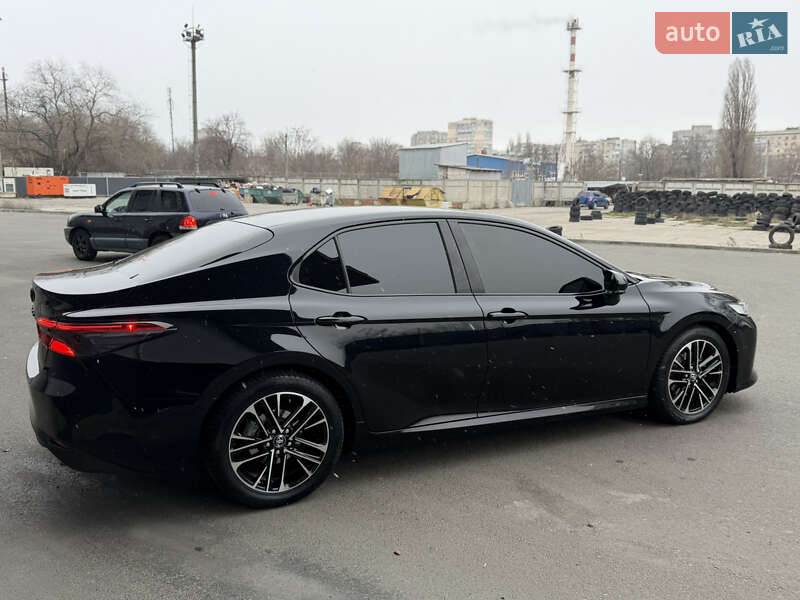 Седан Toyota Camry 2018 в Одессе