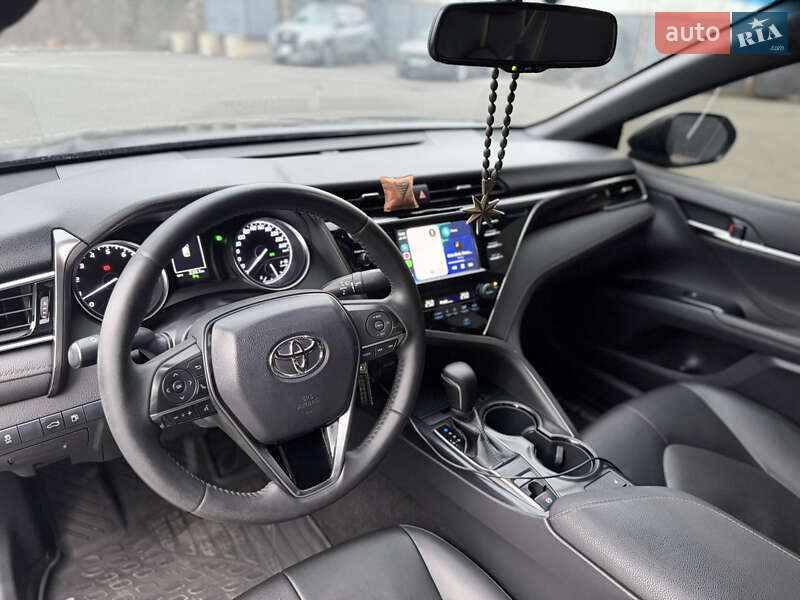 Седан Toyota Camry 2018 в Одессе