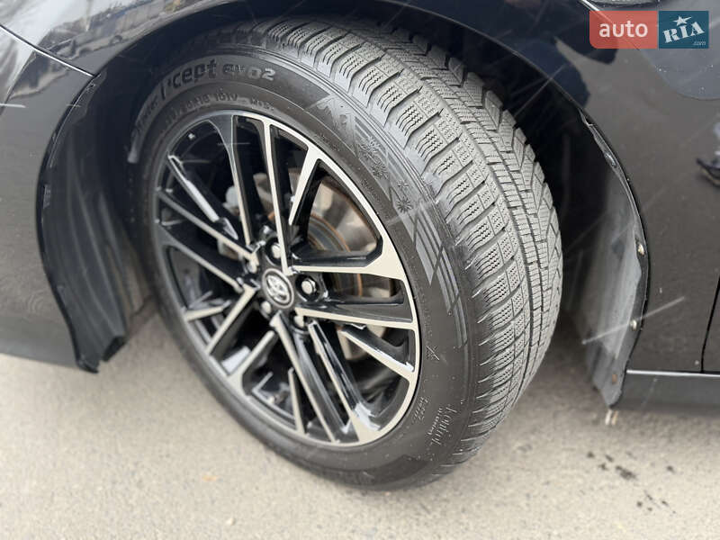 Седан Toyota Camry 2018 в Одессе