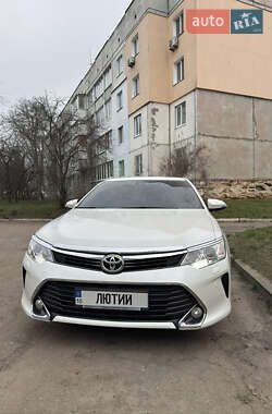 Седан Toyota Camry 2016 в Києві