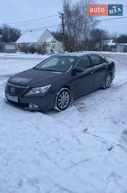 Седан Toyota Camry 2012 в Солоному