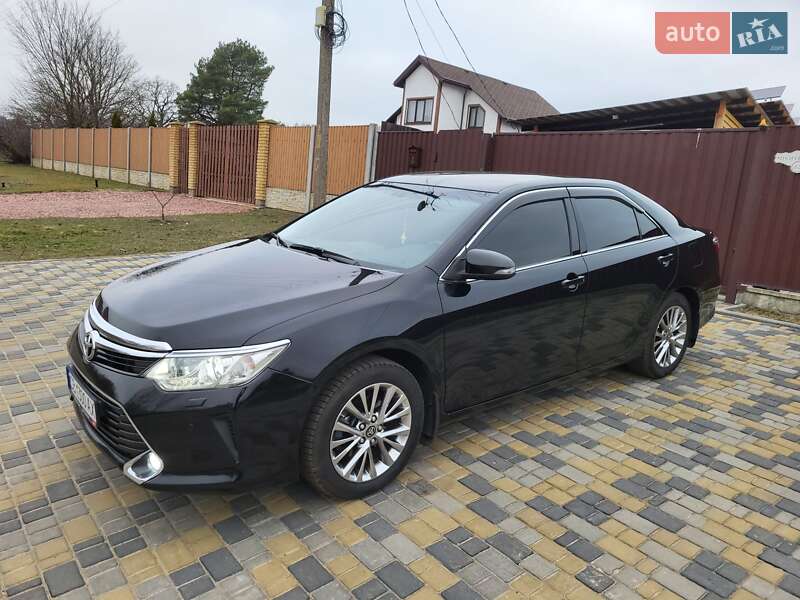 Седан Toyota Camry 2017 в Вишгороді
