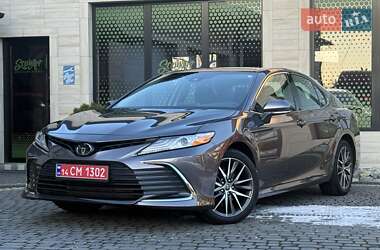 Седан Toyota Camry 2023 в Коломиї