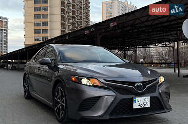 Седан Toyota Camry 2017 в Одессе