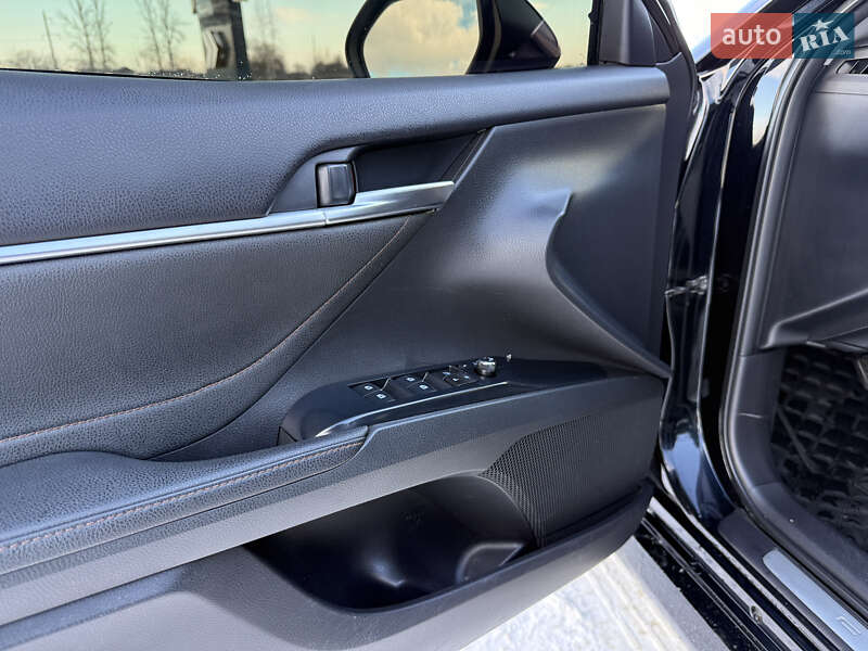 Седан Toyota Camry 2017 в Коломые