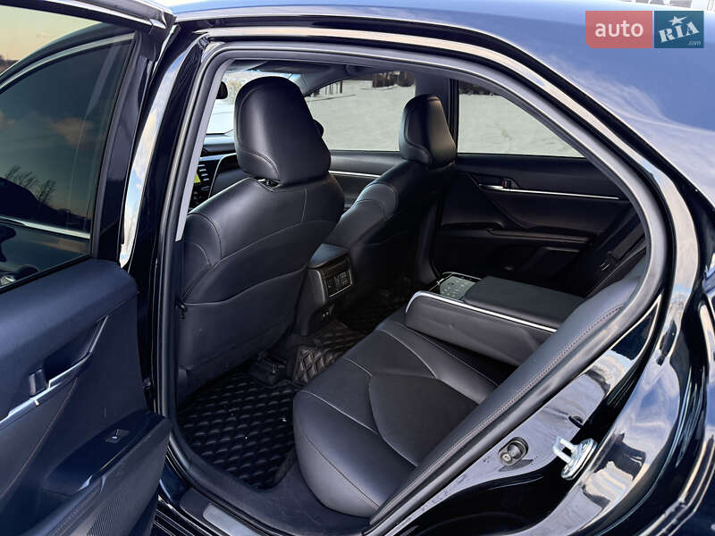 Седан Toyota Camry 2017 в Коломые