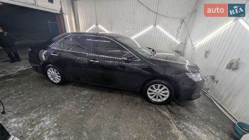 Седан Toyota Camry 2015 в Києві