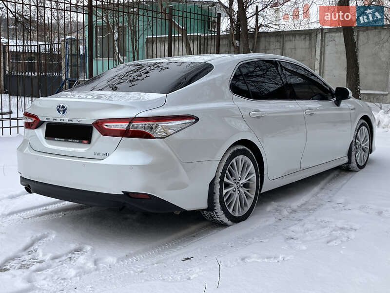 Седан Toyota Camry 2020 в Києві