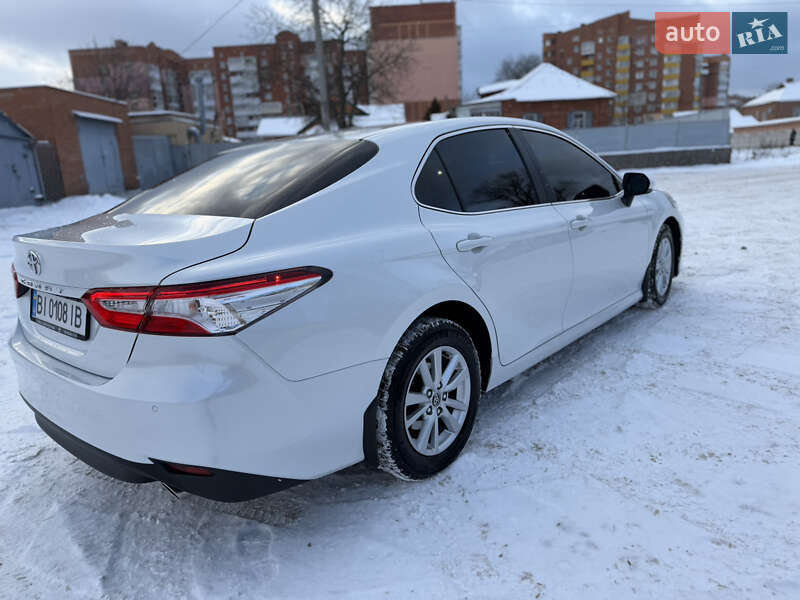Седан Toyota Camry 2018 в Полтаві