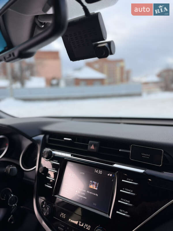 Седан Toyota Camry 2018 в Полтаві