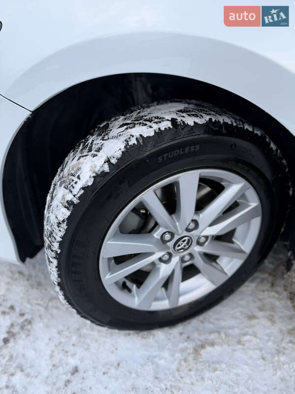 Седан Toyota Camry 2018 в Полтаві