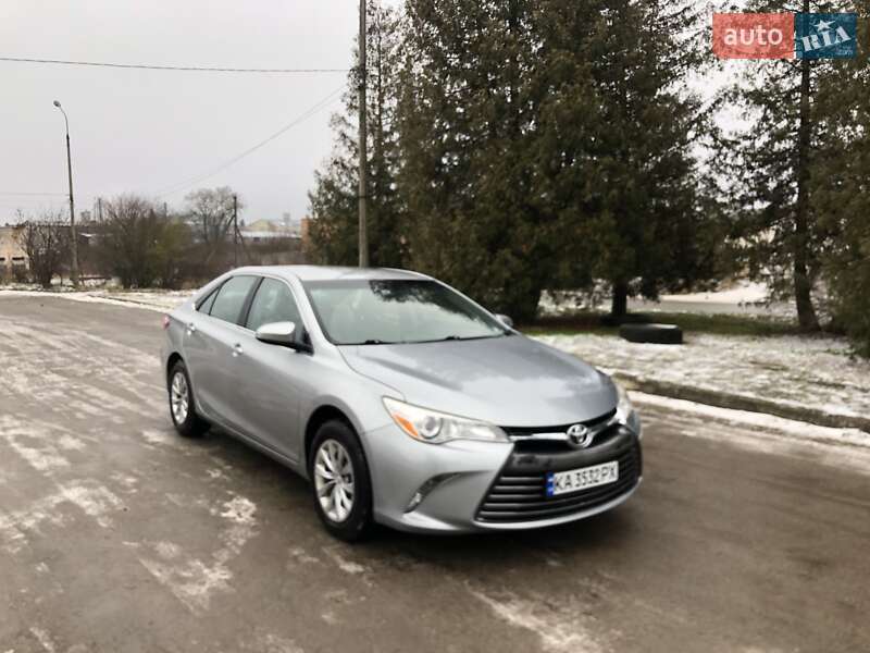 Седан Toyota Camry 2017 в Киеве фото Седан Toyota Camry 2017 в Киеве