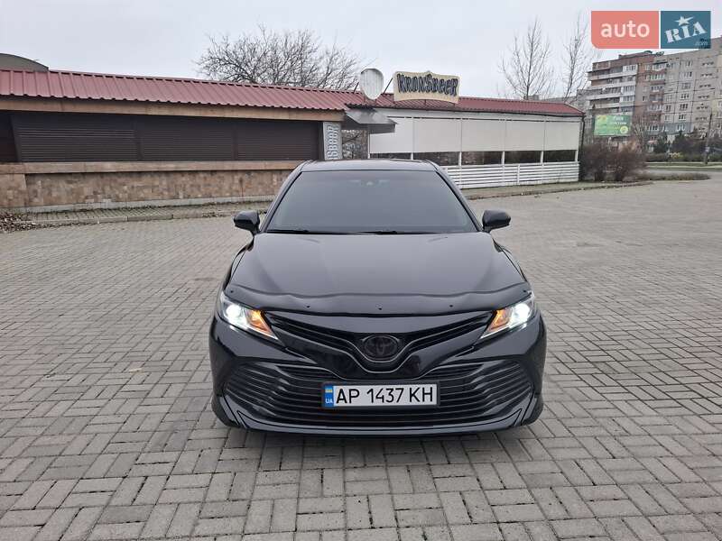 Седан Toyota Camry 2020 в Запоріжжі
