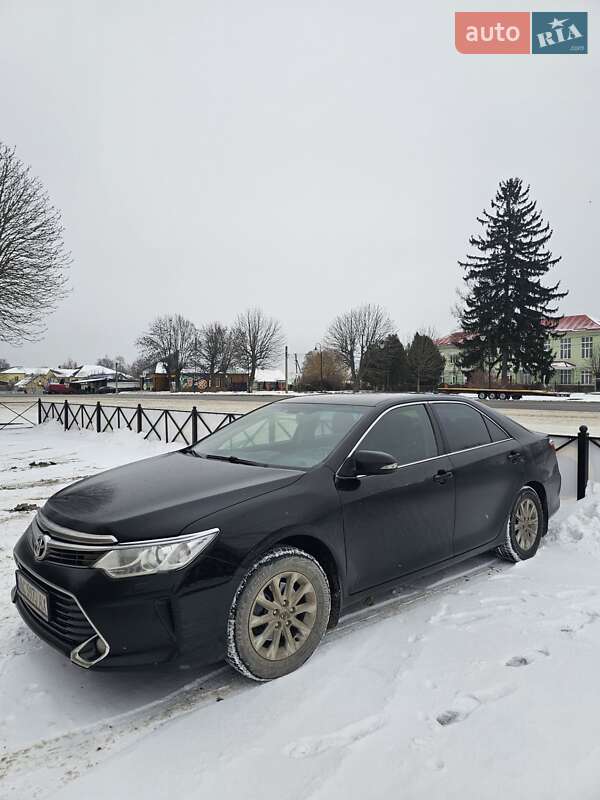 Седан Toyota Camry 2016 в Луцьку