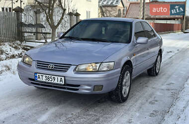 Седан Toyota Camry 1997 в Ивано-Франковске