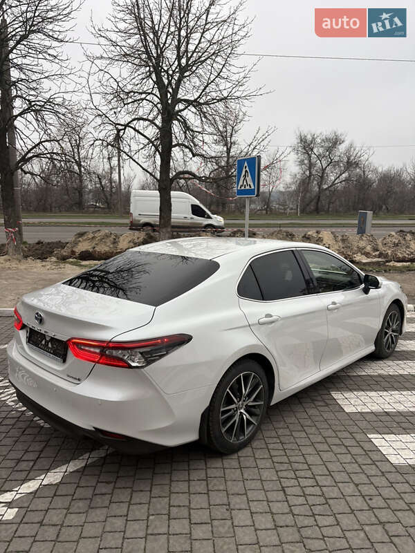 Седан Toyota Camry 2021 в Запоріжжі