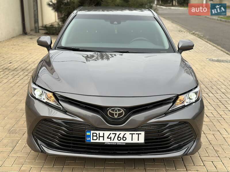 Седан Toyota Camry 2017 в Одессе